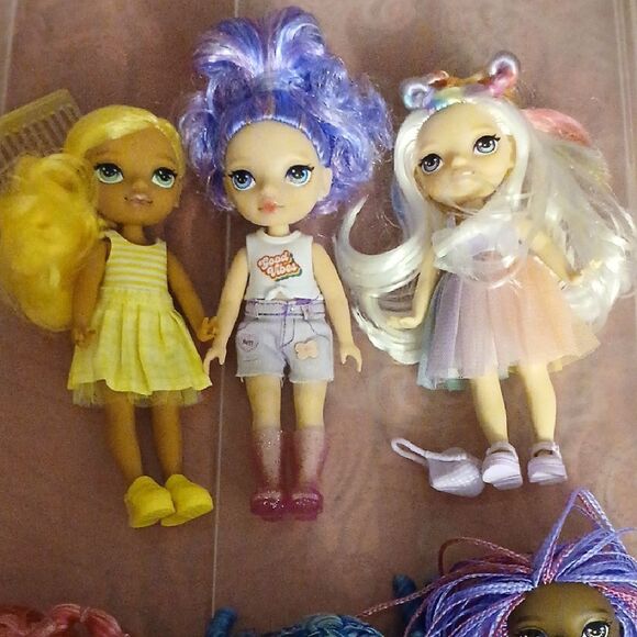 Rainbow High Littles Colorful Fashion Doll Set - Picture 3 of 5